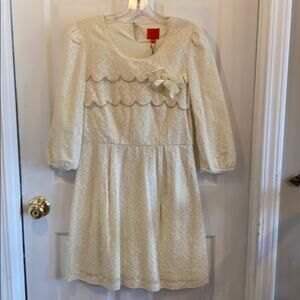 Deep or Shallow NWT lace women size 2 dress